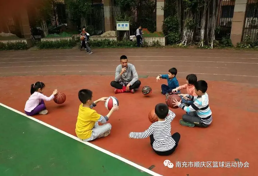 如何设计一套全面的篮球训练计划和策略_1